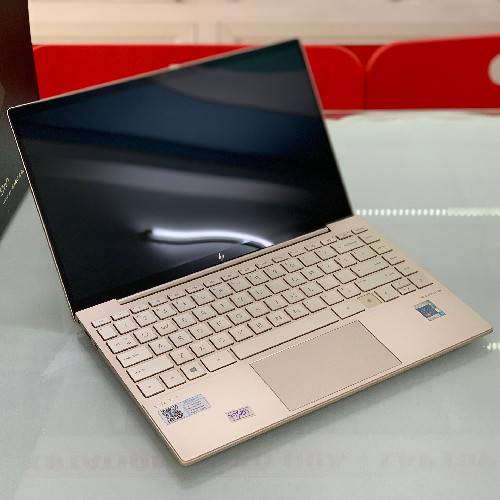 HP ENVY 13- ba1537TU Core i5-1135G7 Intel Iris Xe Graphics